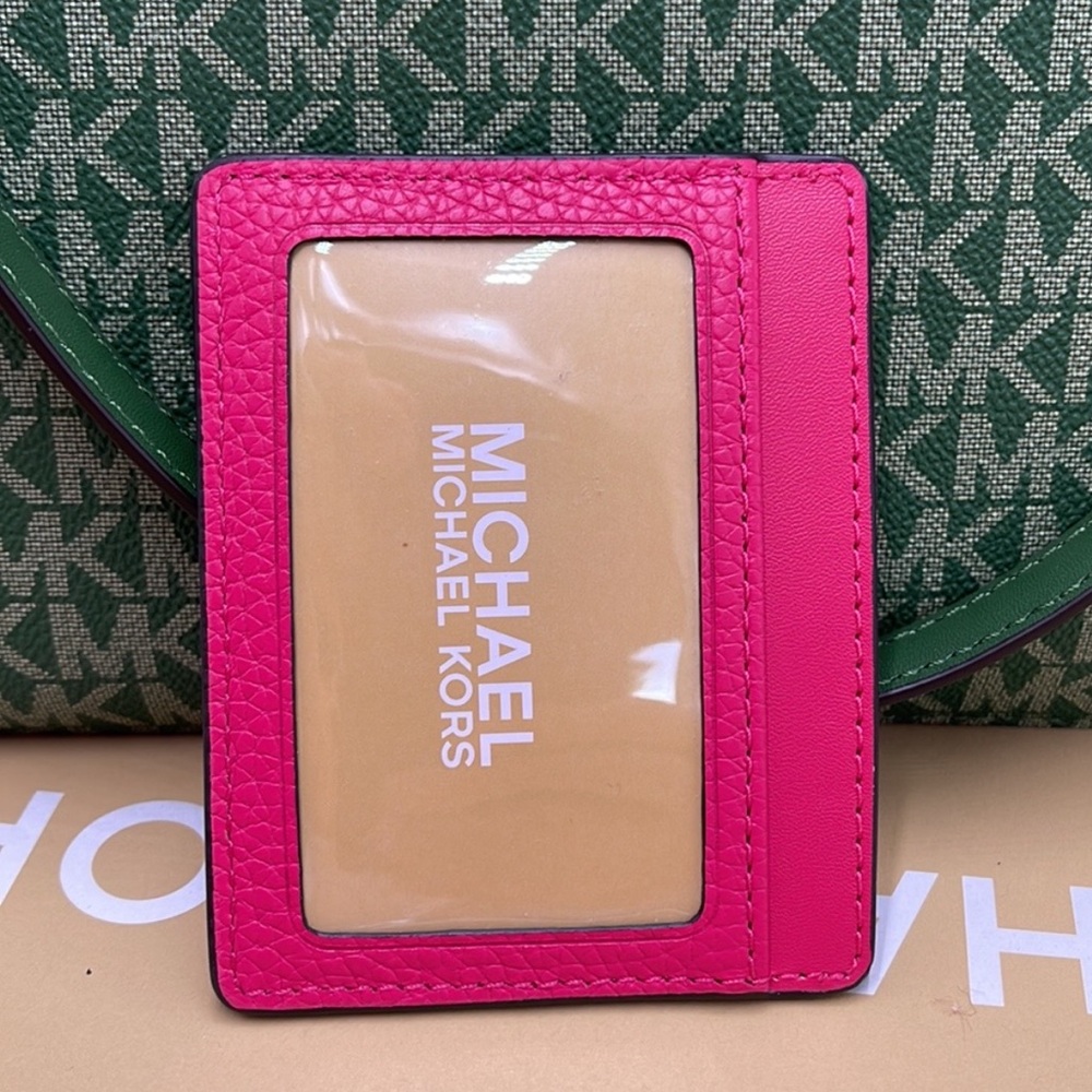 MICHAEL KORS
Large Pebbled Leather Card Holder Case
Electric Pink
NWT - Picture 4 of 16